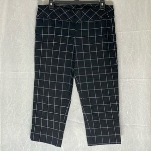 Like new!!! Zac & Rachel cropped pants, size 14